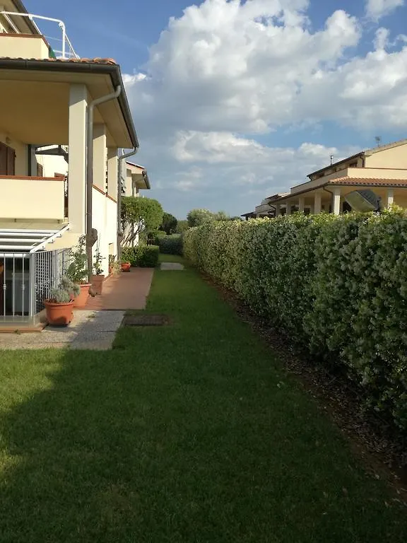 I Papaveri Apartments San Vincenzo 0*,