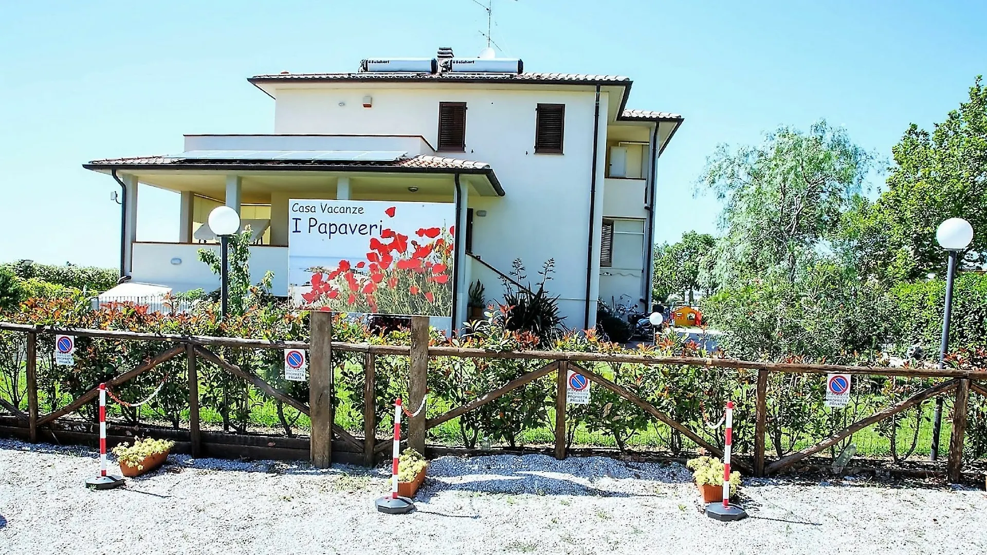 I Papaveri Apartments San Vincenzo 0*,